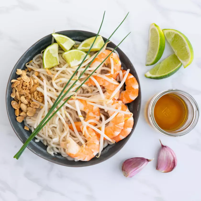 Photographie culinaire réalisée pour l'entreprise Pimp'eat pour sa marque Fresh popotte. Crevettes et soja en lumière naturelle